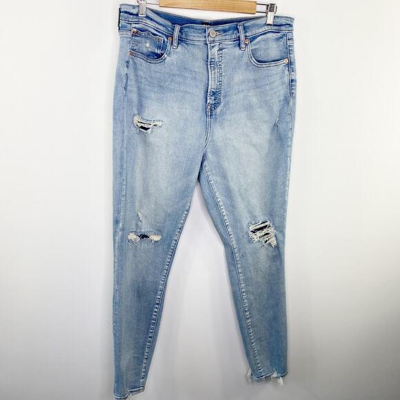 Gap Denim True Skinny Light Wash Destroyed Distressed Jeans Women's Size 16 - Picture 1 of 12